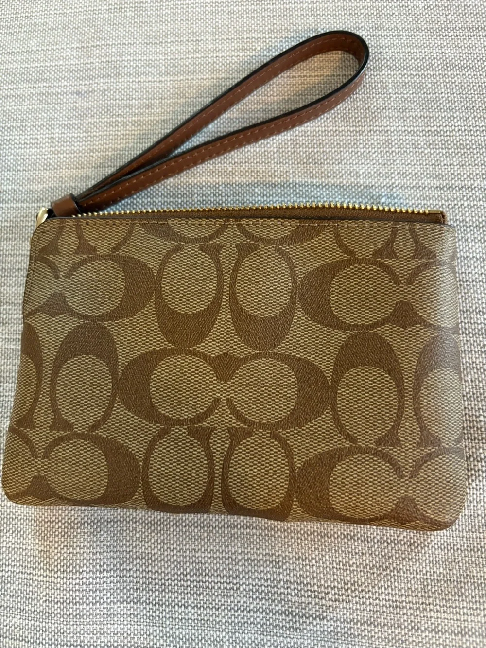 Coach wristlet signature
